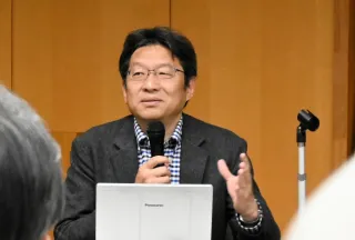 ヒグマ、有害個体は排除を　北大院の坪田教授、札幌で講演