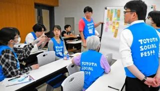 縄文文化や遺跡をどのように道南の人に知ってもらうか話し合ったグループワーク