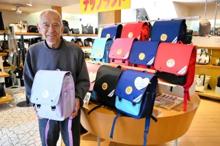 小樽生まれの通学カバン「ナップランド」　愛され半世紀　軽くて丈夫、「採算度外視」の低価格