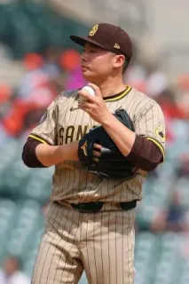 タイガース戦の8回に登板し、1回2失点だったパドレス・松井=デトロイト（ゲッティ=共同）