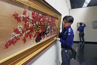 準備が進む「うつくしき日本画」展会場（打田達也撮影）