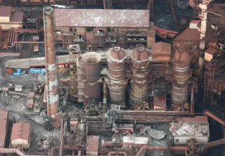 日鉄室蘭の高炉、3月末再開目標　爆発・火災で停止中　利益500億円下押し