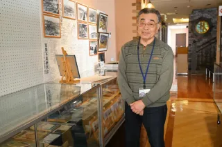 ＜室蘭＞移転１０年、着実に来館増　港の文学館を運営する室蘭文学館の会副会長・須田公夫さん（73）