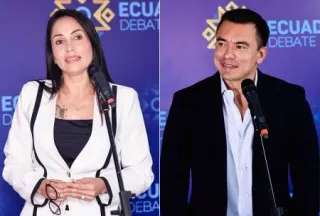 エクアドル大統領選決選投票に臨むゴンサレス元国会議員（左）とノボア大統領=3月23日、首都キト（ロイター=共同）