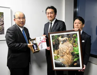 国分北海道、シマフクロウ保護へ寄付