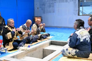 新しい炉に火の神迎える　幕別のアイヌ文化拠点施設で儀式