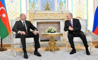 アゼルバイジャン機墜落1年、対ロ関係冷え込み続く　アリエフ大統領、訪ロドタキャン　プーチン氏は低姿勢でつなぎ留め