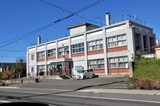 乗用車と正面衝突、軽ワゴン車の男性死亡　岩内の国道