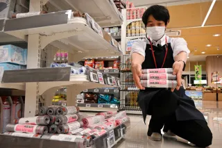 砂川市　燃やせるごみ用の指定袋が灰色がかった色に変更　原料節約で透明から切り替え