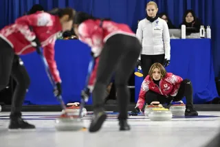日本女子のフォルティウス、6勝1敗の1次リーグ2位でPOへ　11日に五輪切符懸けノルウェー戦　カーリング最終予選