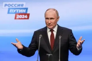 プーチン氏、勝利宣言　「信任」受け侵攻継続へ