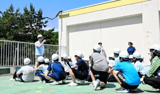 南西沖地震の教訓生かす　発生32年　奥尻小で避難訓練
