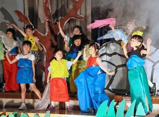 テストも宿題もない　長沼　まおい学びのさと小学校　開校３カ月　子どもに変化＜デジタル発＞