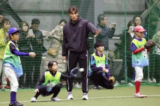 ☆糸井嘉男 北海道日本ハムファイターズ  等身大パネル ＃7坪井智哉 ＃28大野奨太 ＃41稲葉篤紀 直筆サイン入り 縦187×横69 札幌 北20条店 img_dd35f9f44be590f03e019e5945