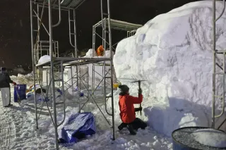 雪像制作丁寧に　旭川冬まつりへ市民作業本格化