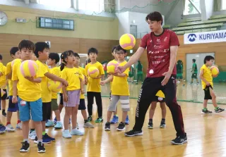 ヴォレアス選手らと楽しく運動　旭川で子ども向けイベント