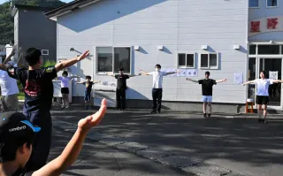 小樽・星野の2町会　６年ぶりラジオ体操　中学生が協力、住民に絆