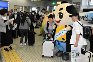 羽田便1日2往復に増便 　稚内空港で旅行者歓迎