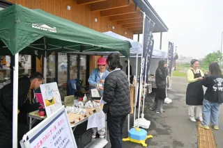 おにぎりの魅力、3店が集い発信　白老でイベント