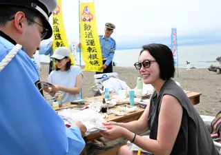 小樽ゆかりの画家・小寺健吉の油彩、市立美術館に 横浜の男性寄贈 従軍
