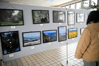 SLや観光列車写真　美幌駅に彩り　道内の愛好家グループが展示