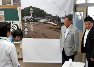 首相が九州豪雨被災地を視察　「世界一の防災大国に」