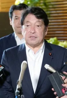 石破首相と面会後、取材に応じる自民党の小野寺政調会長=19日午前、首相官邸