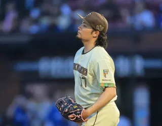 小樽ゆかりの画家・小寺健吉の油彩、市立美術館に 横浜の男性寄贈 従軍