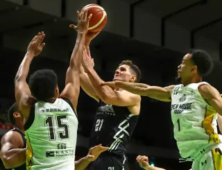 レバンガ　群馬に競り勝ち、首位返り咲き　富永の3点シュートで逃げ切る（28日）