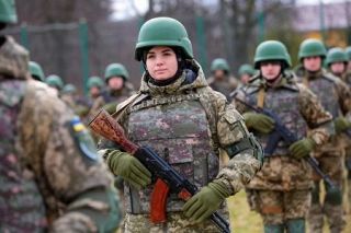 戦場の女性兵「史上最多」　ウクライナ、侵攻が生き方に影
