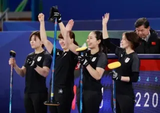 最終戦勝利「思い乗せてプレーできた」　カーリング日本女子フォルティウス