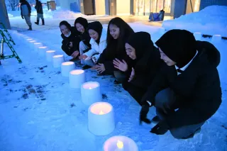 市民と作ったランタンきれい　石狩で日本語学ぶ外国人が製作体験