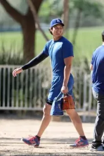 ドジャース大谷ら3人が自主練習　山本、佐々木もキャンプ地