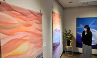 室蘭の川村さん作品展　織物や漆芸128点