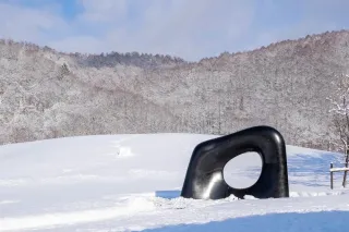 ＜寄稿＞安田侃氏の米イサム・ノグチ賞受賞に寄せて　宮井和美（モエレ沼公園学芸員）