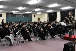 ジャズ＋ブラス 心一つ ビッグバンド「Lowland Jazz」のメンバーが遺愛