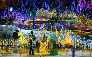 リンク彩る電飾　氷の滑り台も　釧路で2月8日まで「ウインターパーク」