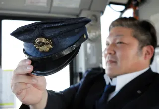 鉄道制帽 運転中に頭が蒸れて…」 旭川電気軌道が制帽廃止 近年の猛暑受け労働
