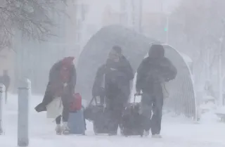 北海道内、風雪強まる　新千歳123便が欠航　函館市電運転見合わせ
