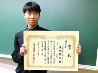 道路は、どこかへ向かうための道でありながら、人生にも似ている＞函館