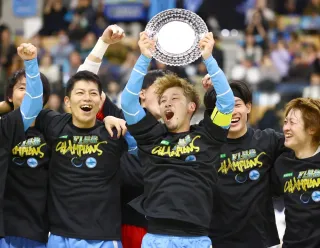 エスポラーダ　存廃問題振り切り、2部優勝　主将・室田けん引「1部復帰がゴールではない」