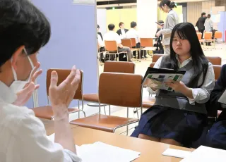地元で就職　進路真剣に　新ひだかで高3生向け企業説明会