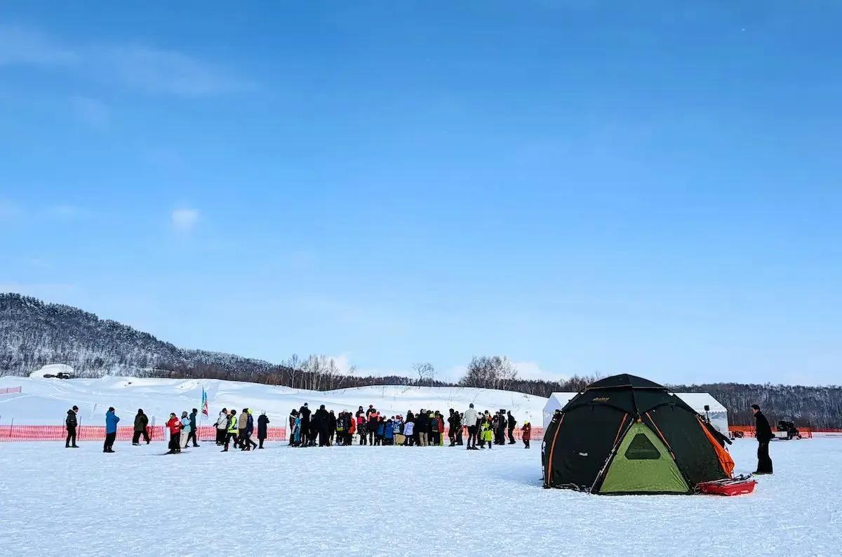 真冬に賑わう理由は？旭川近郊「パレットヒルズ」が熱かった｜雪原キャンプに“たかスノーランド”、そして...